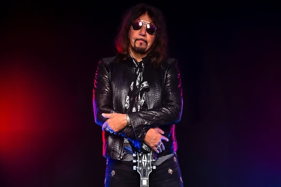 Ace Frehley, Gitaris Band Rock KISS Meninggal Dunia Akibat Pendarahan Otak Ace Frehley, Gitaris Band Rock KISS Meninggal Dunia Akibat Pendarahan Otak