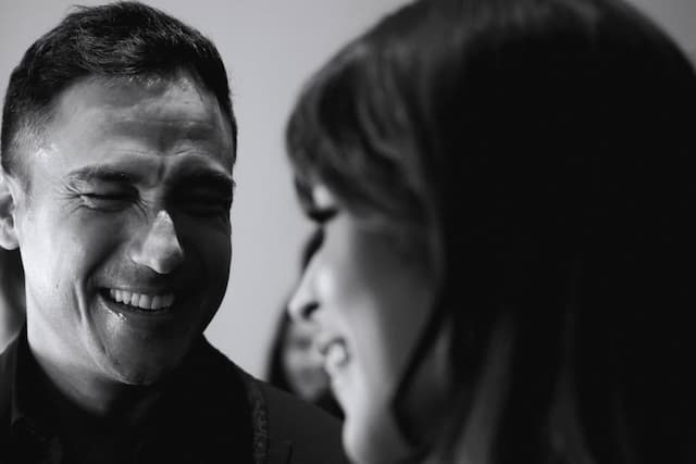 Hamish Daud Sebut Raisa Kenal dengan Sabrina Alatas: Kami Semua Berteman Hamish Daud Sebut Raisa Kenal dengan Sabrina Alatas: Kami Semua Berteman