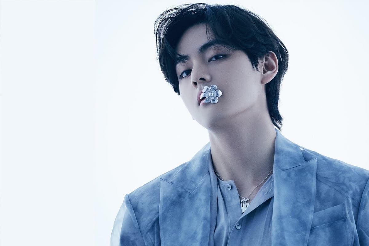 Gaet V BTS Jadi BA, Produk Skincare Asal Jepang Ini Langsung Sold Out dalam Sehari Gaet V BTS Jadi BA, Produk Skincare Asal Jepang Ini Langsung Sold Out dalam Sehari