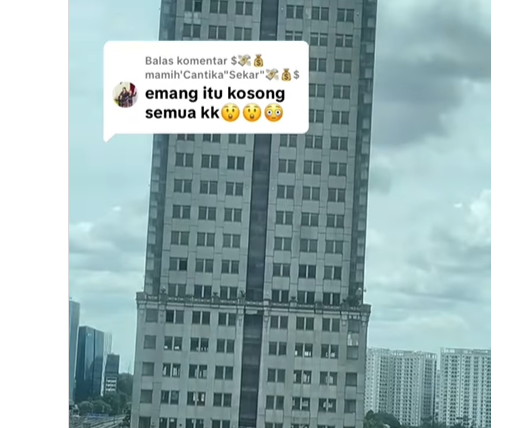 Menara Saidah Viral Lagi! Tirai Jendela Naik Turun Sendiri Padahal Kosong sejak 2007