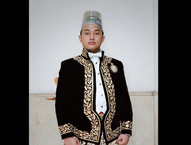 Ini Pendidikan KGPAA Hamangkunegoro, Mahasiswa S2 UGM dan Putra Mahkota Keraton Surakarta yang Naik Takhta