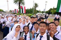 Momen Sorak Pelajar hingga Pesan Harapan Sambut Iringan Presiden Prabowo dan Raja Yordania