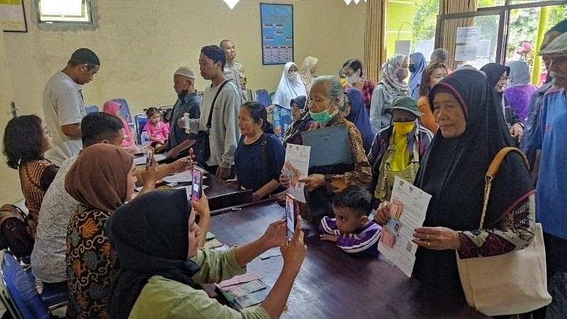 BLT Kesra Cair Rp900 Ribu, Ibu Tiga Anak Bersyukur Bisa Beli Beras dan Persiapan Natal