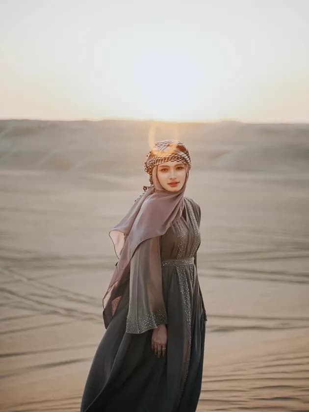 4 Potret Inara Rusli saat Berlibur di Gurun Pasir Sahara