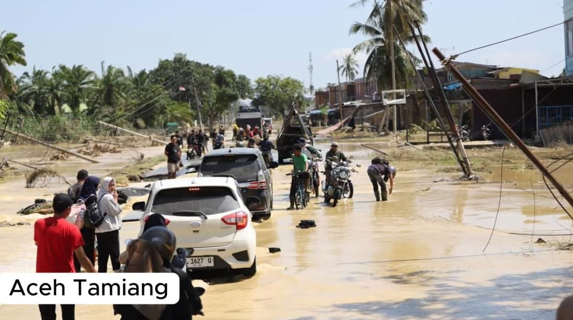 Sempat Lumpuh Total, Bantuan ke Aceh Tamiang Dikirim Lewat Sungai dan Airdrop