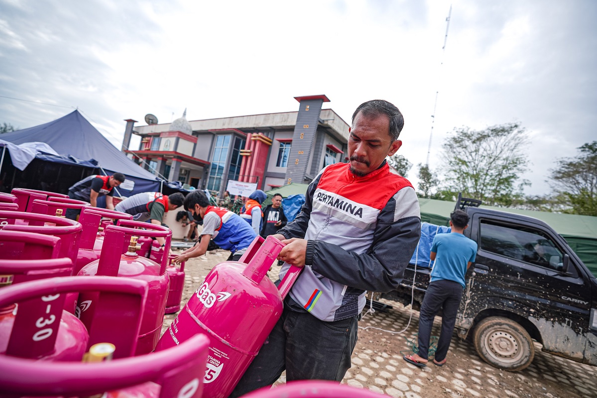 Pertamina Salurkan 983 Tabung LPG Dukung Dapur Umum Korban Banjir di Sumatera