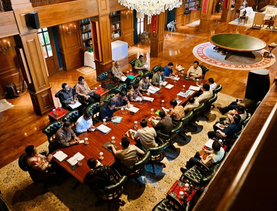 Usai Tinjau Lokasi Bencana, Prabowo Kumpulkan Para Menteri di Hambalang