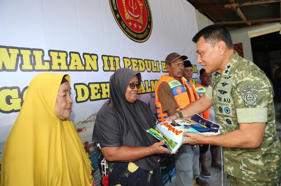 Kogabwilhan III: Lapor ke TNI saat Ada Kapal Asing Masuk, Nelayan Jaga Kedaulatan Negara!