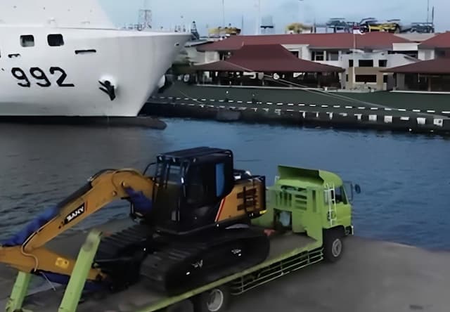 16 Alat Berat Dikirim dari Pelabuhan Kolinlamil Bantu Percepatan Pemulihan Aceh