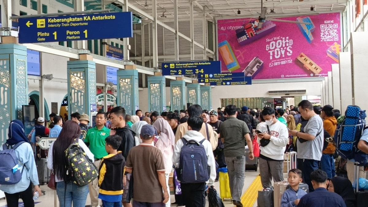 KAI Daop 1 Jakarta Prediksi Puncak Arus Balik Libur Nataru 4 Januari 2026