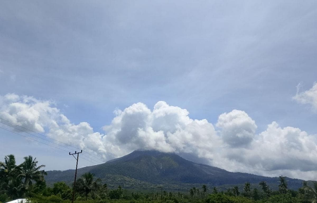 Status Gunung Lewotobi Laki-laki Masih Awas, Tercatat 97 Kali Gempa Vulkanik