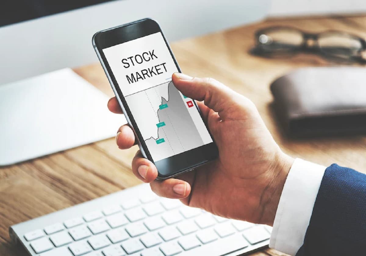 IHSG Sesi I Menguat, Tembus Rekor 8.804