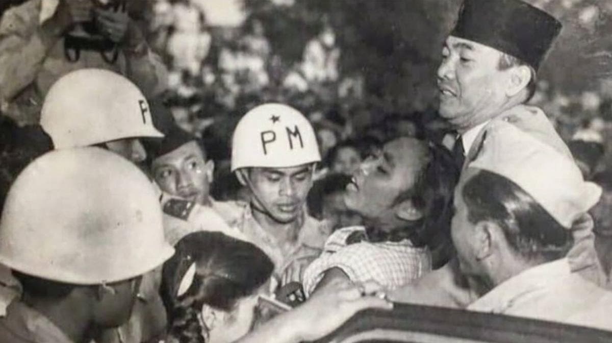Tragedi Berdarah 7 Januari: Konvoi Bung Karno Dilempar Granat