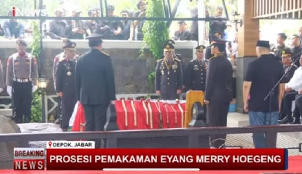 Sebelum Dimakamkan, Istri Hoegeng Dapat Anugerah Tanda Kehormatan Bintang Bhayangkara Pratama