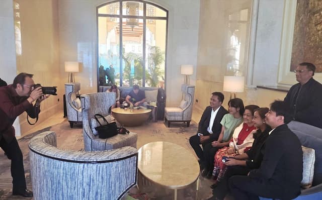 Megawati Bertemu Putra Mahkota Abu Dhabi, Prananda Prabowo Jadi Fotografer Dadakan