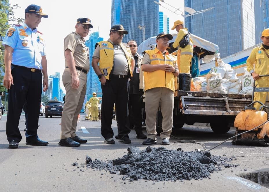 Wagub Rano Minta Dinas Bina Marga Sigap Perbaiki Jalan Rusak, Tak Perlu Disuruh