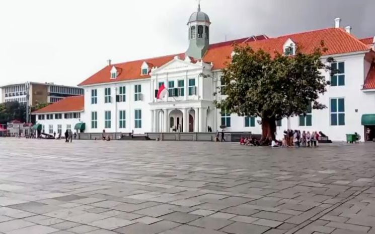 Syuting Lisa BLACKPINK Segera Rampung, Kawasan Kota Tua Kembali Lengang