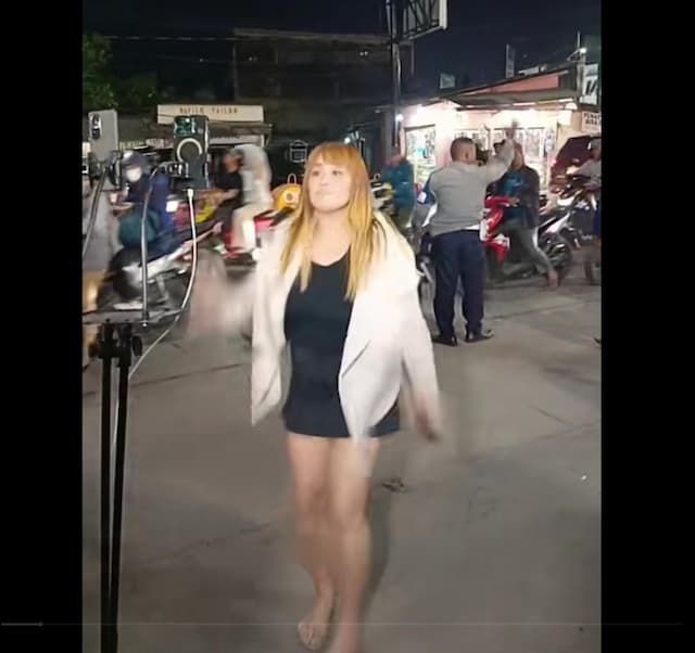 Aksi Pinkan Mambo Live di Pinggir Jalan Dikritik Netizen: Bikin Macet!