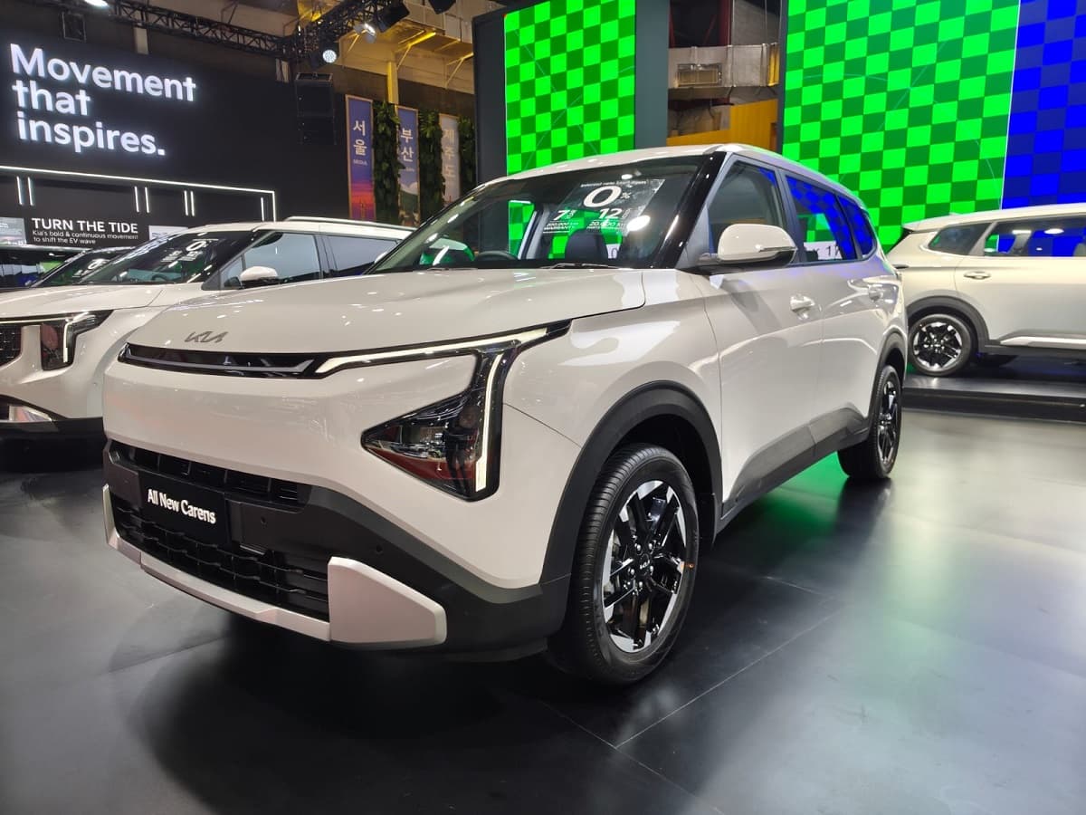 Kia Carens Terbaru Meluncur di IIMS 2026, Harga Rp300 Jutaan