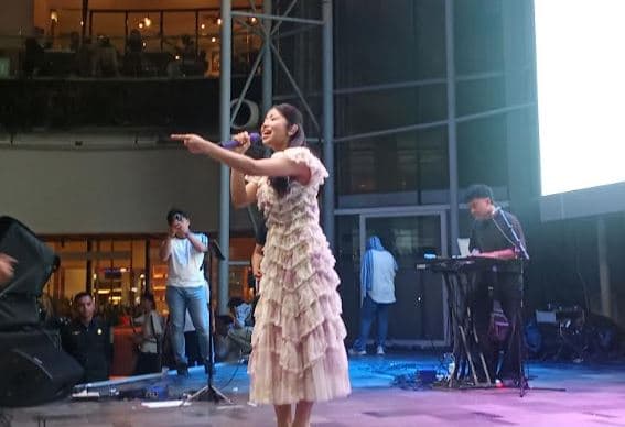 Anggis Devaki: Happy Birthday V Radio