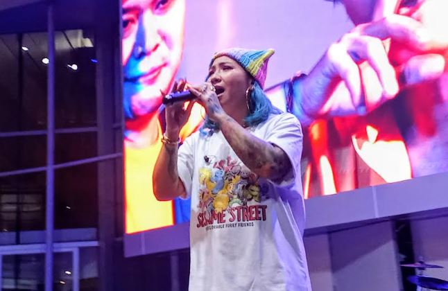 Tampil Enerjik, Ten2Five Bawa Penonton Music Zone Okezone Nostalgia Bareng