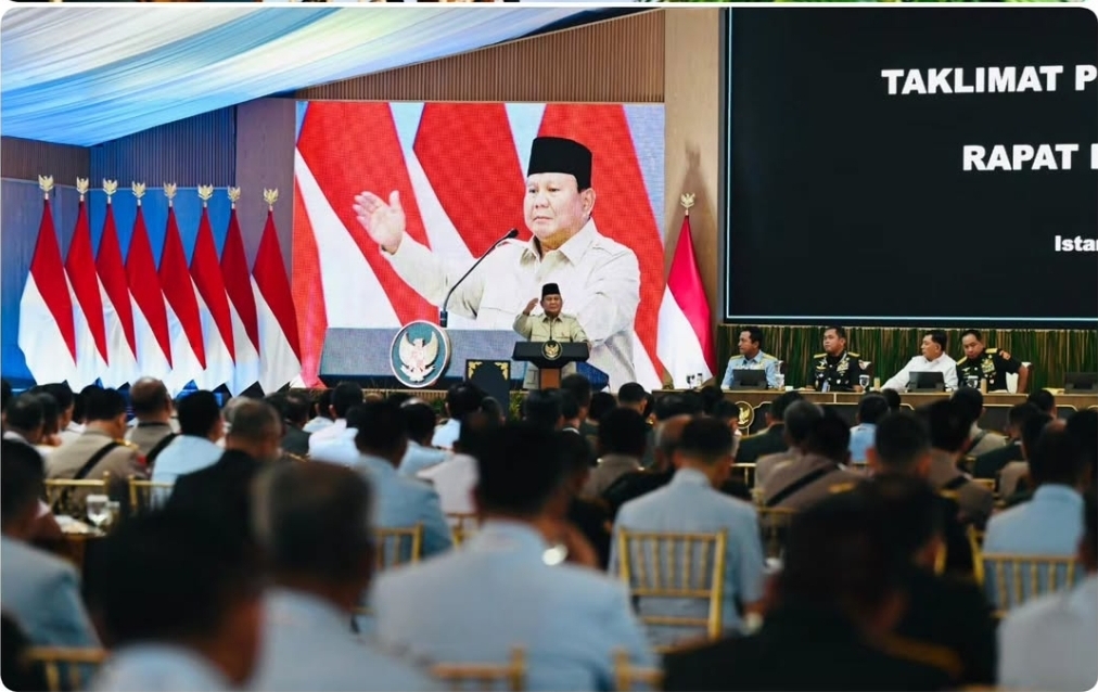Arahan Prabowo ke TNI&ndash;Polri: Kapan Pun Rakyat Butuh Bantuan, Harus Langsung Turun