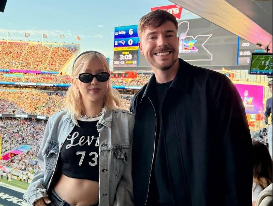Heboh Rose BLACKPINK Nonton Super Bowl Bareng Mr Beast, Fotonya Bikin Fans Geger
