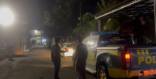 Polisi Tangkap Wali Murid Penganiaya Guru di Sampang, Sita Sebilah Celurit