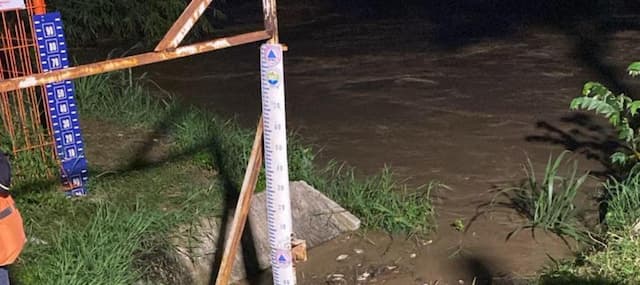 Sirine Peringatan Banjir Bekasi Berbunyi, Kali Bekasi Berstatus Siaga 2 Malam Ini!