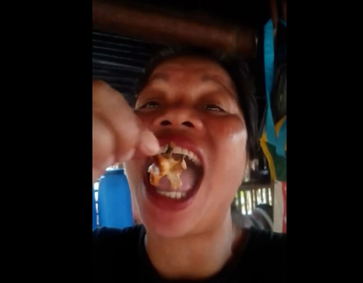 Tragis! Influencer Kuliner Tewas Usai Santap &lsquo;Kepiting Setan&rsquo; demi Konten