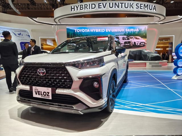 Deretan Mobil Hybrid Toyota di IIMS 2026, Ada 3 Model Baru