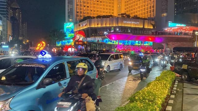 Jalan Sudirman-MH Thamrin Macet saat Long Weekend