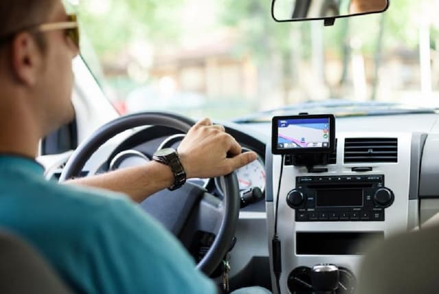 Tips Berkendara dengan Aman Selama Puasa Ramadhan