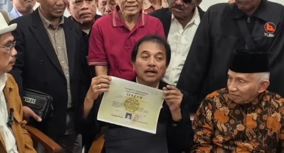 Amien Rais hingga Roy Suryo Hadiri Sidang Ijazah Jokowi di PN Solo, Bawa Scan Ijazah Pembanding