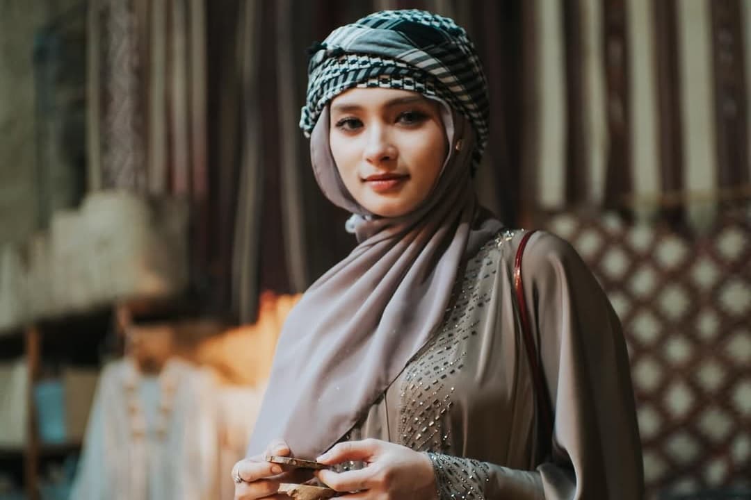 Karyawan Bikin Grup Chat Khusus untuk Gibahin Kelakuan Inara Rusli dan Insanul Fahmi