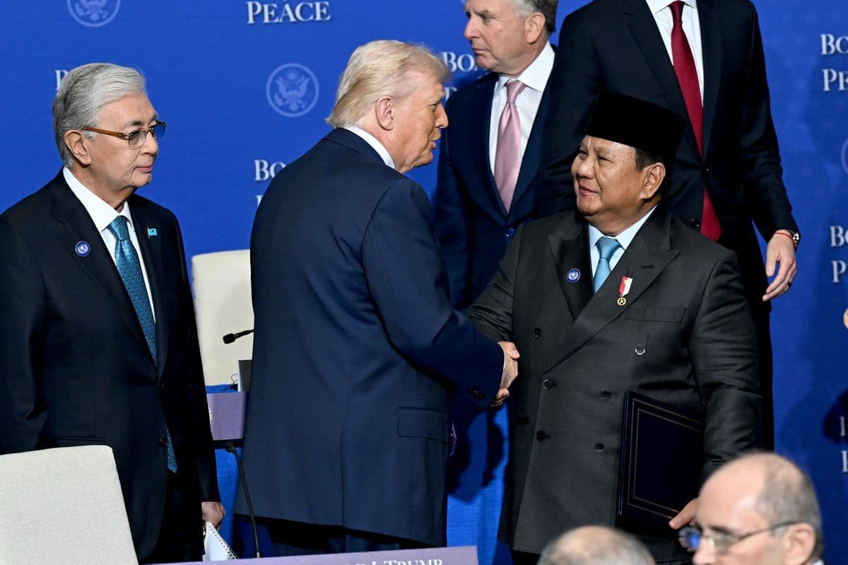 Dibatalkan MA, Trump Umumkan Tarif Impor Baru 10 Persen