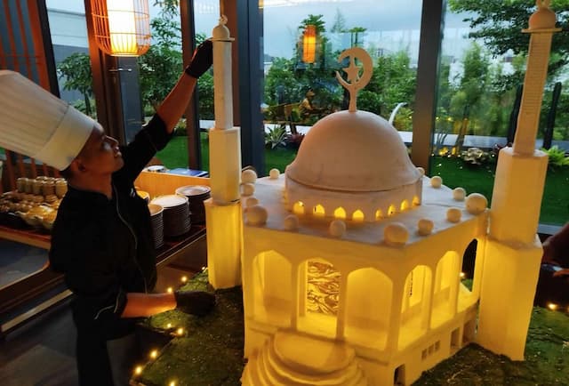 Semarak Ramadan, Ada Miniatur Masjid Omar Ibn Al-Khattab Berbahan 100 Kg Cokelat