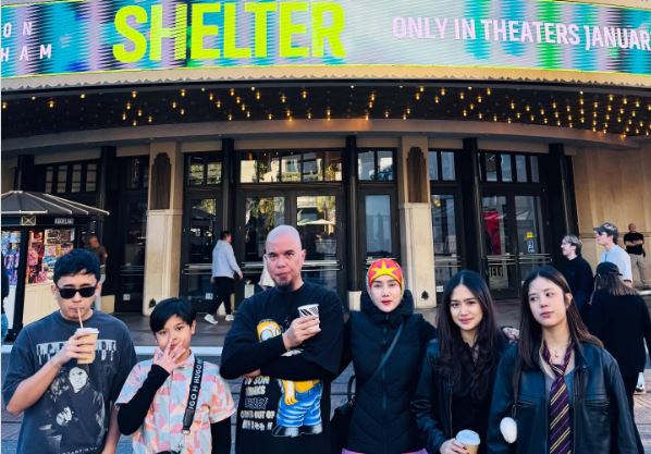 Ahmad Dhani Antarkan Putri Sambung Kuliah di AS: Ekonomi Lagi Sulit!