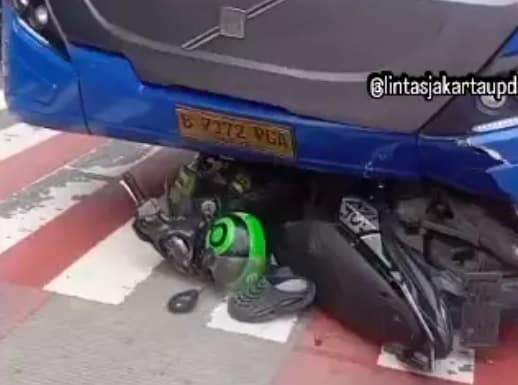Transjakarta Tabrak Ojol hingga Terkapar di Jalan Gunung Sahari, Begini Kronologinya!