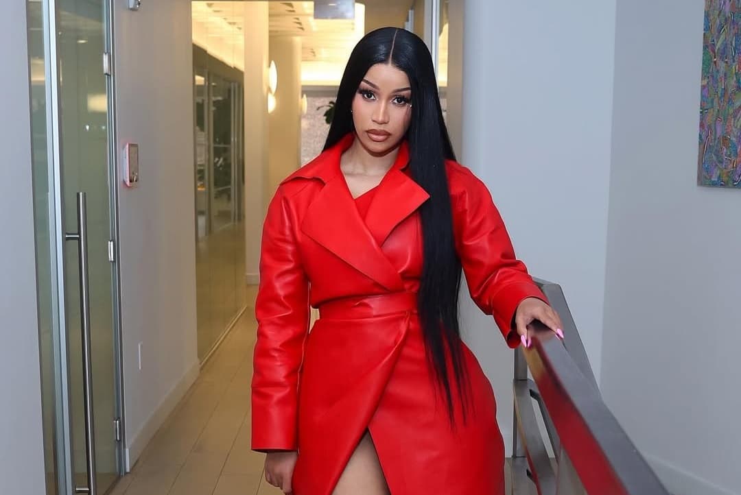 Cardi B Salut pada Umat Muslim yang Berpuasa, Akui Sakit Kepala jika Tak Makan