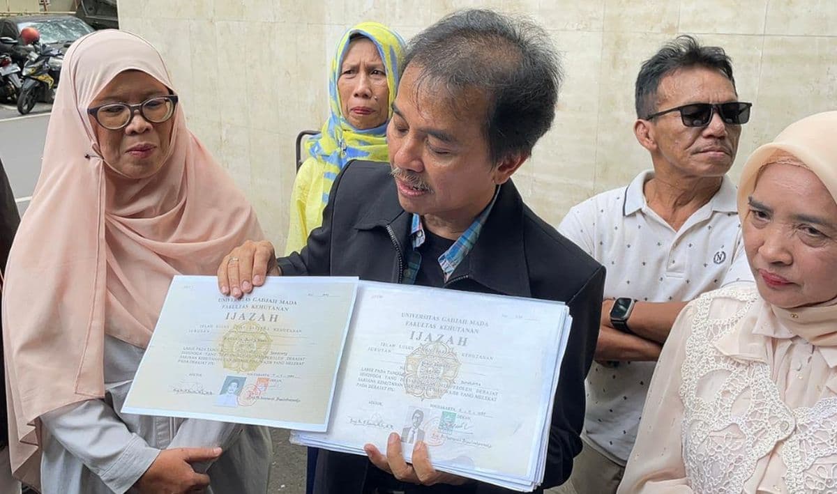 Roy Suryo Yakin 99,9 Persen Ijazah Jokowi Palsu, Tunjukkan Watermark UGM Sulit Ditiru!