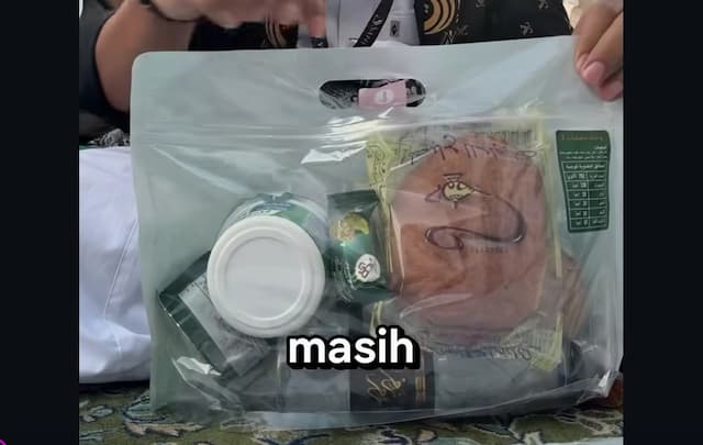 Mengintip Isi Kantong Takjil Ramadan di Masjid Nabawi