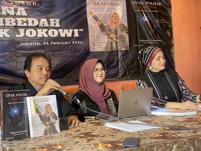 Dokter Tifa Luncurkan Buku Otak Politik Jokowi