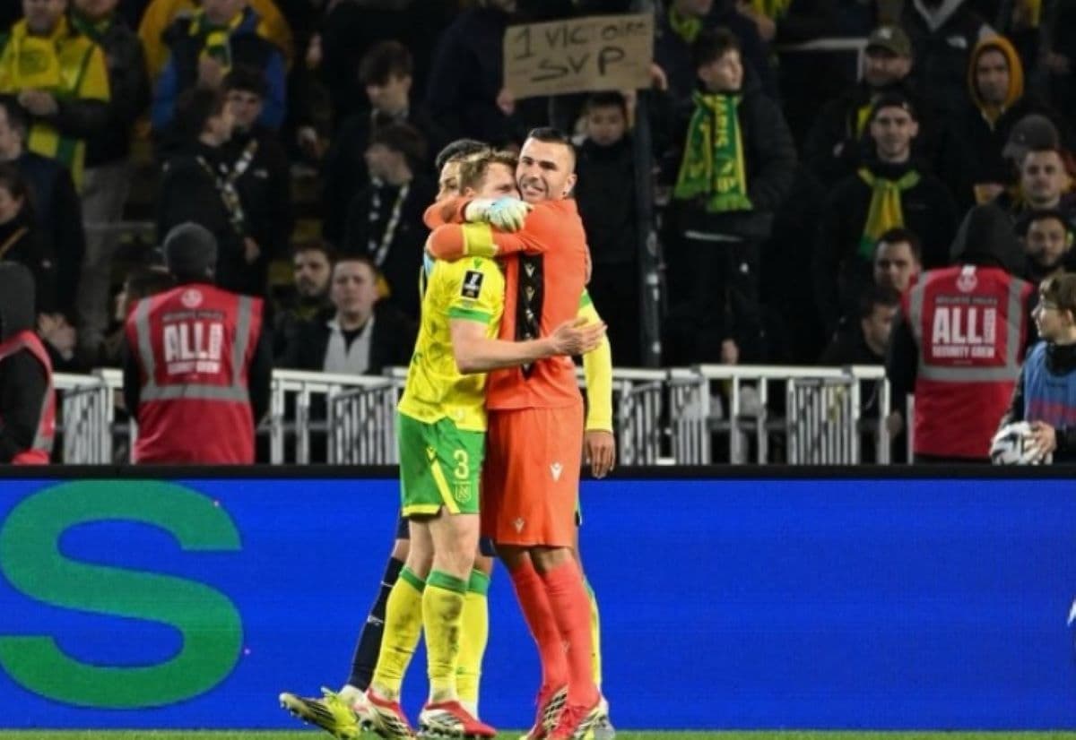 Kisah Heroik Kiper FC Nantes Anthony Lopes, Pura-Pura Cedera demi Beri Kesempatan Rekan Setim Buka Puasa