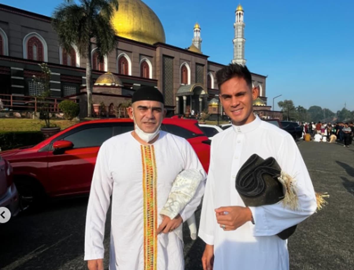Kisah Perjalanan Spiritual Cristian Gonzales, Legenda Indonesia yang Mualaf hingga Bangun Masjid