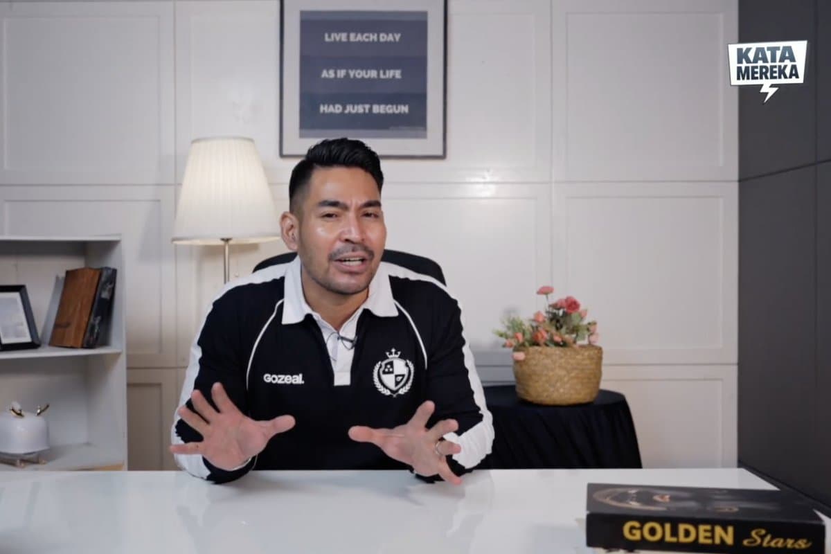 Kata Mereka: Kekuatan Selendang Merah di Balik Gemulai Tari Jaipong