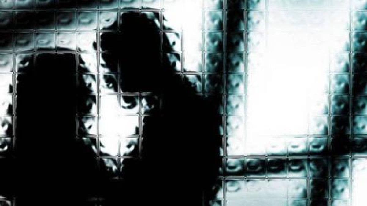 Sakit Hati Lamarannya Ditolak, Pria Ini Nekat Sebar Video Intim Kekasih