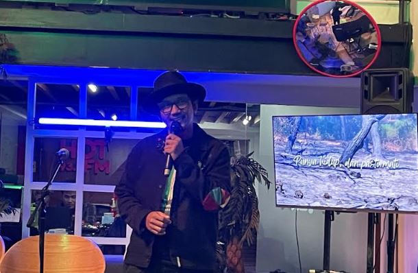 Unik, Penyanyi Sandy Canester Rutin Ajak Bicara Pohon saat Ciptakan Lagu