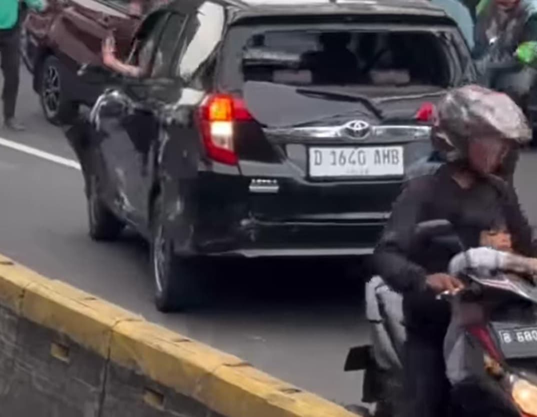 Polisi Ungkap Asal-Usul Sajam dan Pistol Mainan dari Mobil Calya yang Ugal-ugalan