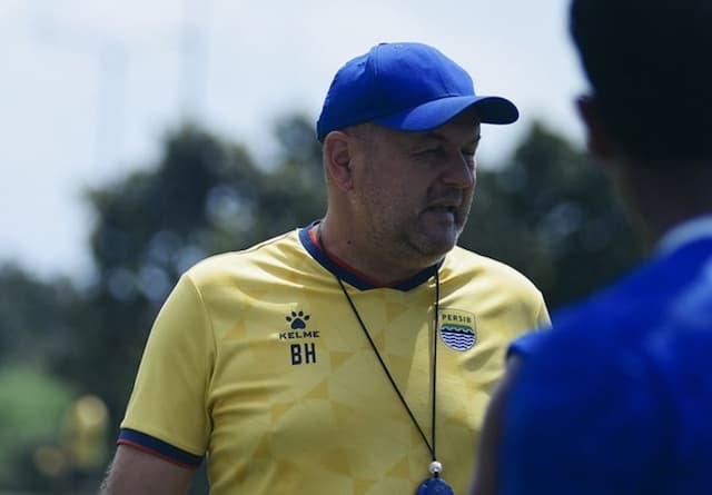 Jelang Persebaya Surabaya vs Persib Bandung, Bojan Hodak Minta Pangeran Biru Waspadai Kejutan Bajul Ijo